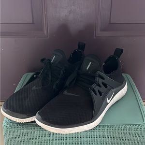 Tennis shoes that are gently used!